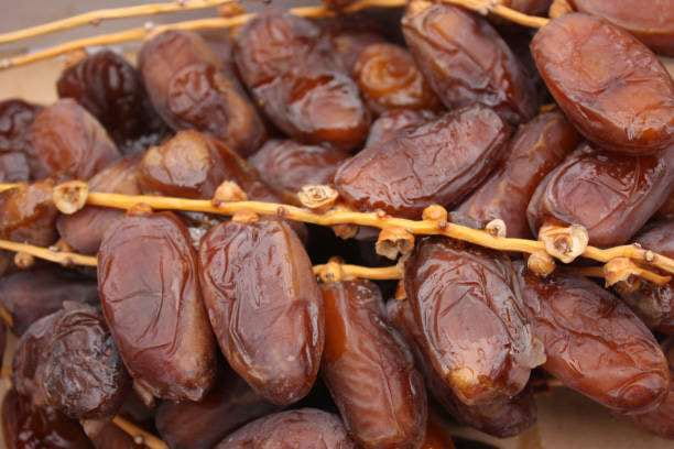 تصویر 2 از خرما پیارم حاجی آباد پوست کاغذی و شهد کاملا طبیعی